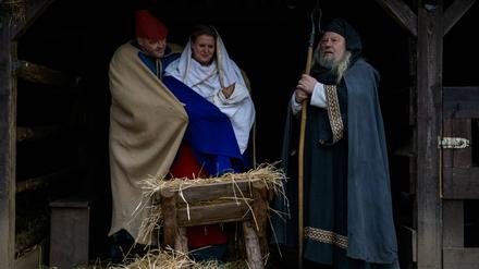 Krippenspiel auf dem historischen Weihnachtsmarkt auf der Burg Satzvey am 16.12.2018.