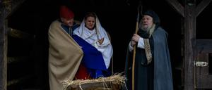 Krippenspiel auf dem historischen Weihnachtsmarkt auf der Burg Satzvey am 16.12.2018.