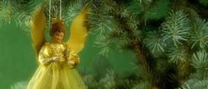 Weihnachtsengel hängt am Christbaum, brennende Kerze, Weihnachtszeit, Advent, Christmas angel hangs on the Christmas tree, burning candle, yule tide *** Christmas angel Hangs on christmas tree, Burning end Candle, Christmas time, Advent, Christmas Angel Hangs ON The Christmas tree, Burning candle, Yule Tide Copyright: imageBROKER/BildagenturxGeduldig ibxege06792848.jpg Bitte beachten Sie die gesetzlichen Bestimmungen des deutschen Urheberrechtes hinsichtlich der Namensnennung des Fotografen im direkten Umfeld der Veröffentlichung!