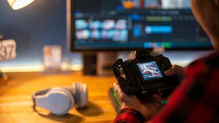 Creator:innen machen mehr, als Produkte in die Kamera zu halten. In diesem Jahr ist die Industrie schätzungsweise über 100 Milliarden US-Dollar wert.