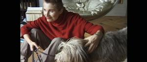 Elfriede Jelinek in Claudia Müllers Porträtfilm „Die Sprache von der Leine lassen“.