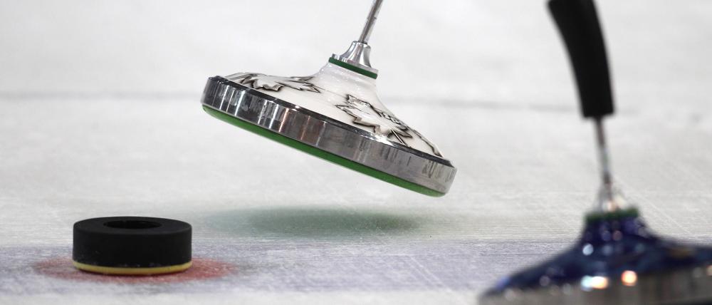  2026 soll Eisstockschiepen olympisch werden. Doch in Berlin sind nur noch eine Handvoll Sportlerinnen und Sportler aktiv.