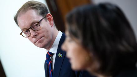 Schwedens Außenminister Tobias Billström bei Annalena Baerbock in Berlin. 