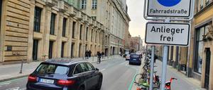 Ich habe ein Anliegen - denken sich diese Autofahrer sicher.