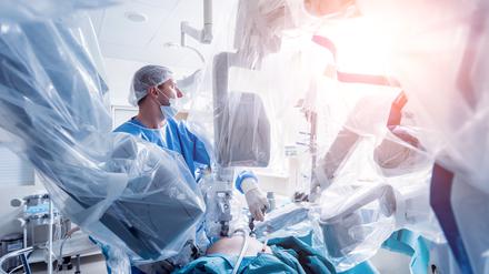 Die Krebsmedizin kann heute auf ausgefeilte Methoden wie die minmal-invasive Chirurgie zurückgreifen.