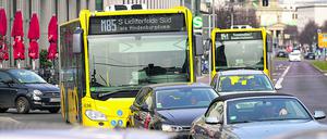 Busse der Linien M85 und M41 am Potsdamer Platz. 