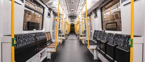 Blick in den Innenraum der neuen U-Bahn-Baureihe JK der Berliner Verkehrsbetriebe (BVG).