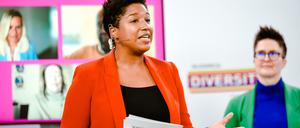 Moderatorin Sabrina N’Diaye