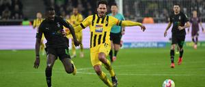 Foul von Marcus Thuram gegen Mats Hummels.