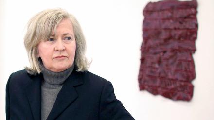 Rosemarie Trockel wurde 1952 in Schwerte geboren. Heute lebt sie in Köln und Berlin