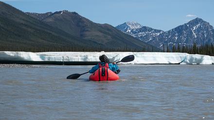Wasser, Schneefeld und Berge. Martischius im Einsatz.