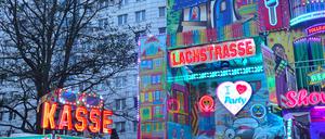 Eine „Lachstraße“ auf dem Weihnachtsrummel - dahinter fühlen sich Anwohnende von dem Lärm gestört. 