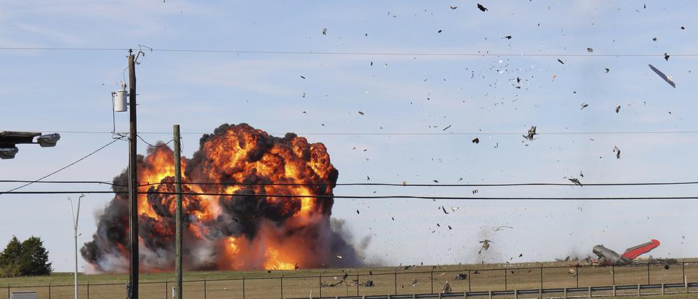 Aufnahmen des Zusammenstoßes am Samstag in Dallas.