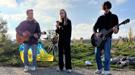 Alex (Mitte), Boris (rechts) und ein Freund (links)