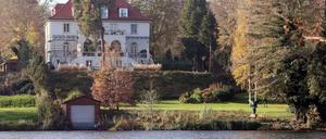 Der Blick von Berlin auf die Potsdamer Seite des Griebnitzsee-Ufers: Der einstige Postenweg ist nicht mehr erkennbar.