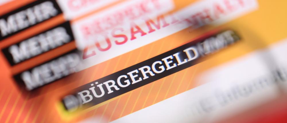 «Bürgergeld» ist auf der Homepage des Bundesministeriums für Arbeit und Soziales durch eine Brille zu lesen.