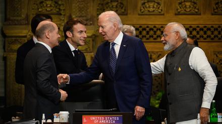 Bundeskanzler Olaf Scholz (v.l.n.r.), Präsident Emmanuel Macron, Präsident von Frankreich,  Joe Biden, US-Präsident und der indische Premierminister Narendra Modi 