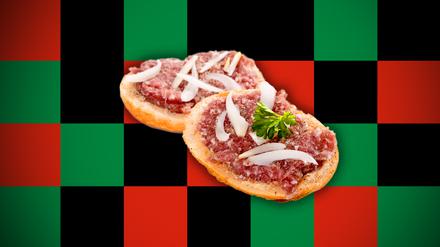 Schnell zubereitet und einladend: Kaiserbrötchen, Butter, gehacktes rohes Schweinefleisch, Zwiebeln.