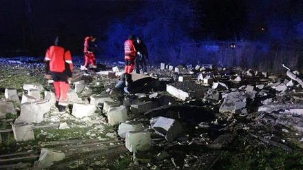 Zwei Männer starben in den Trümmern, als Raketenteile den Trockenraum eines Mais-Betriebs im Dorf Przewodow zerstörten. 