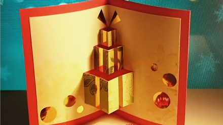 Eine selbstgebastelte Pop-Up-Karte.