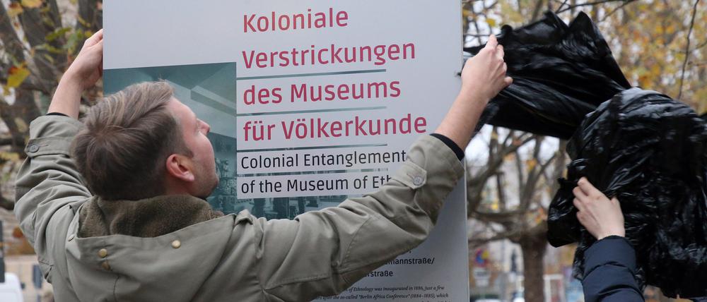 Die Stele war am Mittwoch eingeweiht worden.