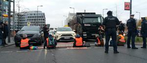 Eine Straßenblockade in Berlin.