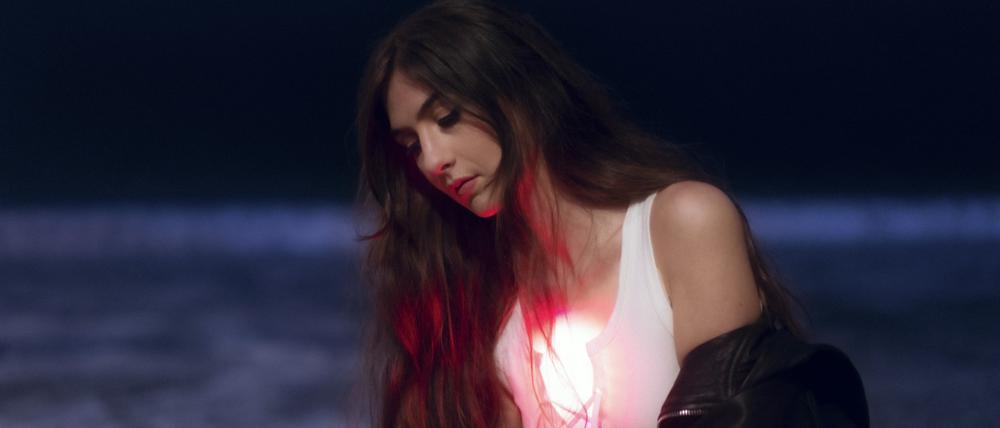 Weyes Bloods Herz glüht