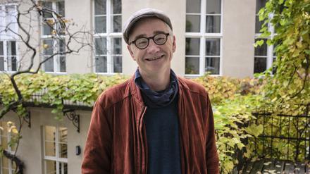 Michael Bienert im Innenhof des Nicolaihauses.