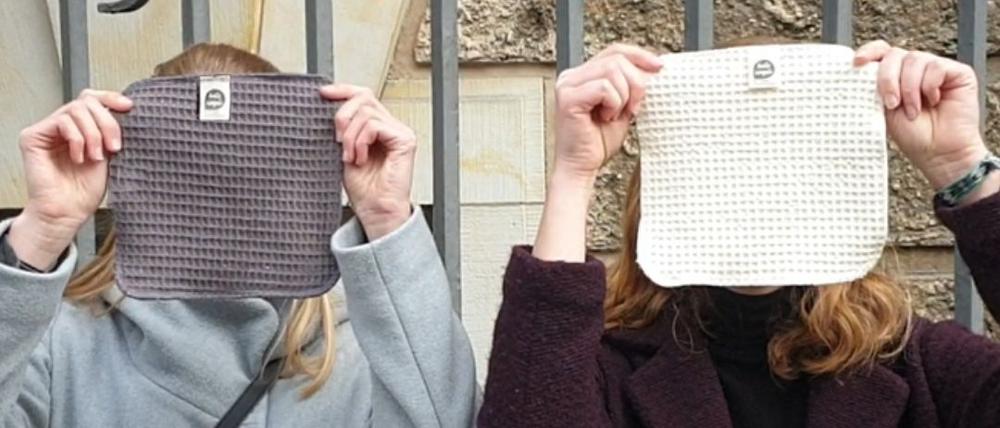 Die Lappen haben abgerundete Ecken und ein Waffelmuster.