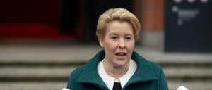 Alles nicht so schlimm. Franziska Giffey erklärt die Lage.