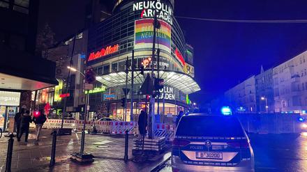 Polizeieinsatz in den „Neukölln Arcaden“.