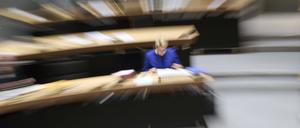 Berlin, Plenarsitzung des Abgeordnetenhaus Franziska Giffey Regierende Bürgermeisterin Berlin, SPD während der Sitzung des Berliner Abgeordnetenhaus am 17.11.2022. Berlin Abgeordnetenhaus Berlin Berlin Deutschland *** Berlin, plenary session of the House of Representatives Franziska Giffey Governing Mayor of Berlin, SPD during the session of the Berlin House of Representatives on 17 11 2022 Berlin House of Representatives Berlin Berlin Germany