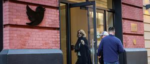 Im New Yorker Büro von Twitter erscheinen Mitarbeitende.