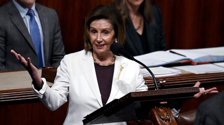 Die US-Demokratin Nancy Pelosi verkündete am Donnerstag ihren Rückzug von der Spitze der Partei.