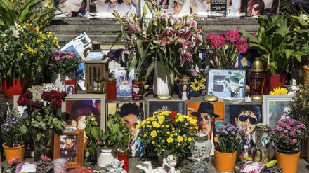 Michael-Jackson-Schrein vor dem Bayerischen Hof