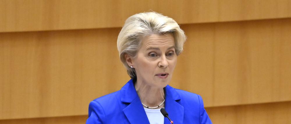 Ursula von der Leyen bei einer Plenarsitzung zu den Ergebnissen des EU-Gipfels im Plenarsaal des Europäischen Parlaments. Brüssel, (09.11.2022)