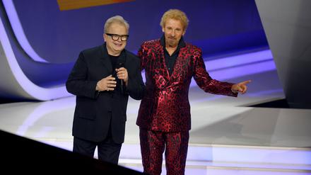 Musiker Herbert Grönemeyer spricht bei der ZDF-Show „Wetten, dass..?“ mit Thomas Gottschalk.