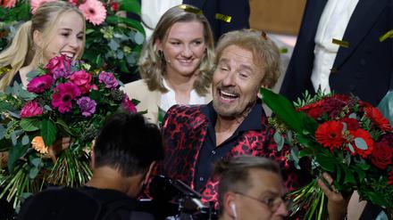 Hahn im Korb: Thomas Gottschalk mit Teilnehmern der ZDF-Show „Wetten, dass..?“