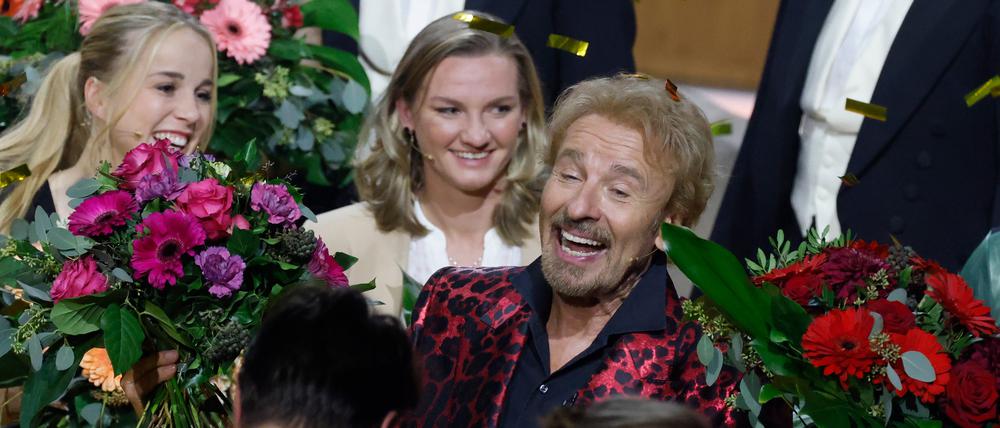 Hahn im Korb: Thomas Gottschalk mit Teilnehmern der ZDF-Show „Wetten, dass..?“