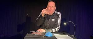 Punk-Ikone Jan Off auf dem Potsdamer Theaterschiff.