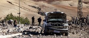Syrien, Taql Baql, nach einem türkischen Luftangriff. Foto: Baderkhan Ahmad/AP/dpa
