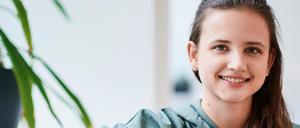 Zoe B., 21 Jahre hat vor kurzem ihre Ausbildung zu Mikrotechnologin erfolgreich beendet.