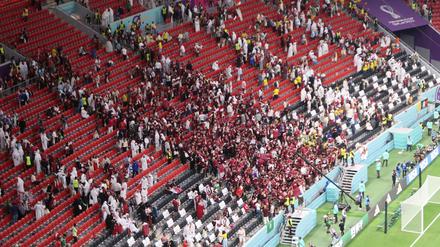 Leere in der Kurve. Viele Zuschauer gingen vorzeitig.