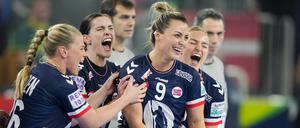 Nora Mørk (Mi.) wurde als beste Spielerin des Finalspiels ausgezeichnet.