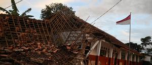 Ein zerstörtes Gebäude in Indonesien. 