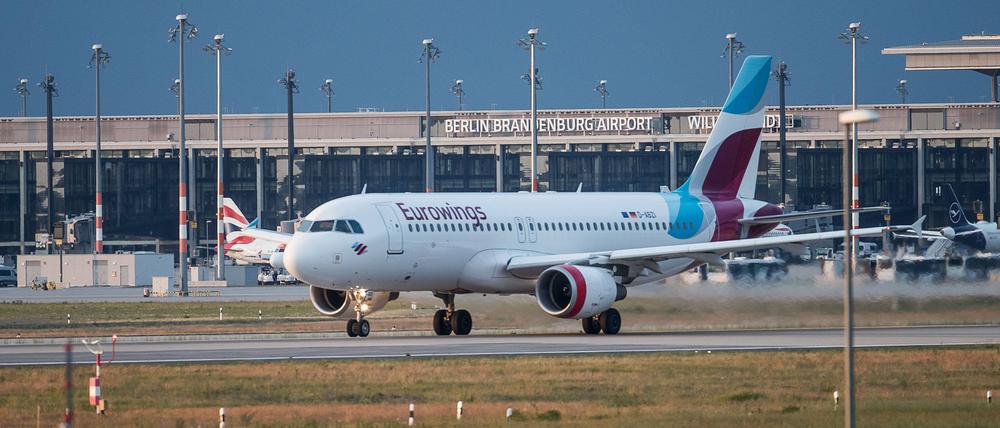 Die Lufthansa-Tochter Eurowings will mit dem neuen Sommerflugplan ab März 2023 vom BER 30 Ziele direkt und nonstop anfliegen – doppelt so viele wie bisher