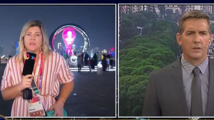 Vor laufender Kamera wird eine WM-Reporterin in Katar ausgeraubt (YouTube-Screenshot). 