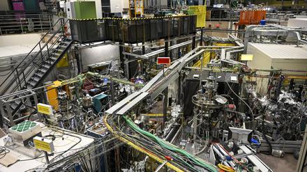 Blick in den Elektronikspeicherring Bessy II in Berlin-Adlershof mit seinen Experimentierstationen. 