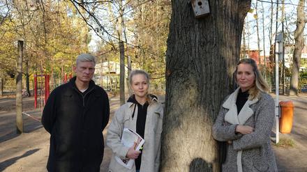 Elternsprecher:innen Jens Schulze, Liza Hübner und Beatrix Jaspers (v.l.n.r.).