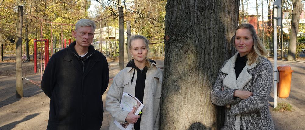 Elternsprecher:innen Jens Schulze, Liza Hübner und Beatrix Jaspers (v.l.n.r.).